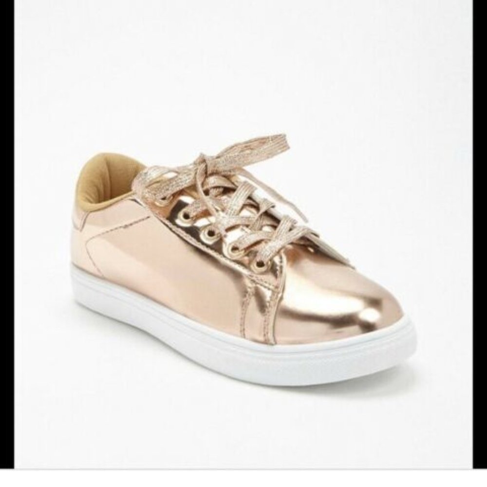 Rose Gold Sneakers Womans Size 10 NIB Brand Yoki